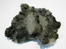 Laden Sie das Bild in den Galerie-Viewer, Bergkristall Kristallplatte mit Seladonit Grünerde 13cm 0,44Kg Irai, Brasilien