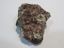 Laden Sie das Bild in den Galerie-Viewer, Dioptas tief grüne Kristalle auf Matrix 5cm Tsuneb Mine Namibia, Afrika