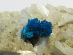 Chavansit xx blau auf Desmin und Heulandit 9cm Jalgaon Prov. Maharashtra, Indien