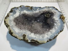 Laden Sie das Bild in den Galerie-Viewer, Amethyst fein violett Achat Druse Calcit xx halbe Geode 12cm 0,5Kg Chihuahua, Mexiko