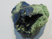 Laden Sie das Bild in den Galerie-Viewer, Azurit feine Kristallstufe 5,5cm Mergel Matrix Tsuneb Mine, Namibia