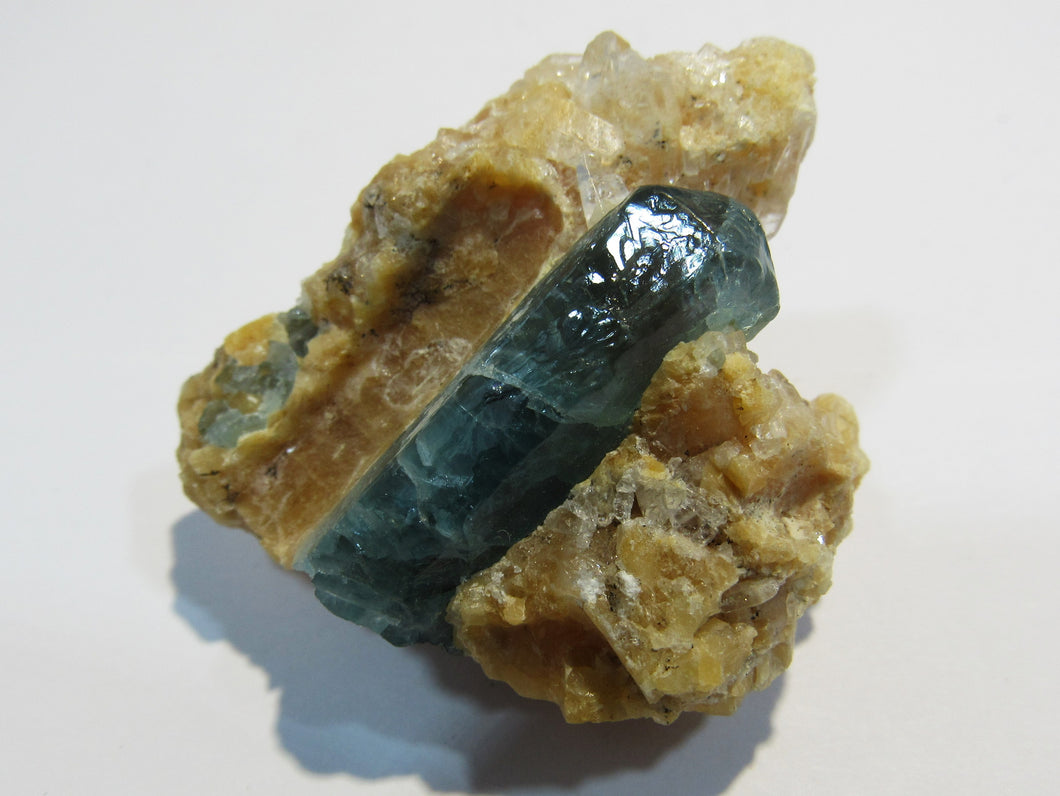 Aquamarin Kristall in Feldspat Calcit xx Mina Mimaso Espirito Santo, Brasilien