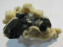 Laden Sie das Bild in den Galerie-Viewer, Zinkblende Sphalerit Calcit Quarz Nadelquarz 8cm Baia Sprie Cavnic, Rumaenien