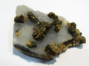 Chalcedon mit top Chalkopyrit Kupferkies Dolomit Herja Cavnic Maramures, Rumänien