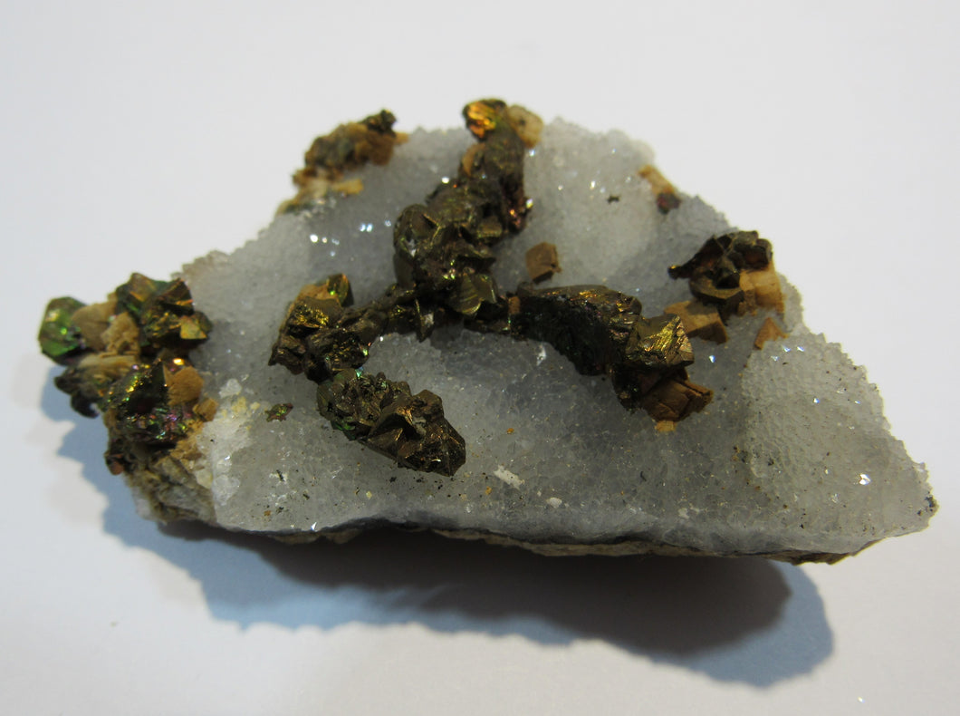 Chalcedon mit top Chalkopyrit Kupferkies Dolomit Herja Cavnic Maramures, Rumänien