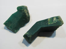 Laden Sie das Bild in den Galerie-Viewer, Feuerstein grüner Chalcedon Heliotrop Jaspis Rohstein Mtoroshanga, Simbabwe