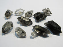 Laden Sie das Bild in den Galerie-Viewer, Bergkristall 10 Doppelender 2-3cm Rauchquarz Inclusen Phantome Tibet Himalaya, China