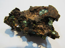 Laden Sie das Bild in den Galerie-Viewer, Kupfer gediegen massiver Nugget 212g 7cm Ray Mine Arizona, USA