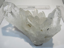 Laden Sie das Bild in den Galerie-Viewer, Bergkristall 1A Großstufe klare Kristalle XL 20cm 2,04Kg Minas Gerais, Brasilien