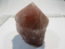 Laden Sie das Bild in den Galerie-Viewer, Rosenquarz rosa Brocken als Kristall geschliffen 8,5cm, Brasilien