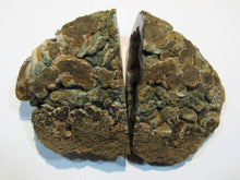 Laden Sie das Bild in den Galerie-Viewer, Achat Bergkristall edle große Chalcedon Mandel aufgeschnitten 350g, Brasilien