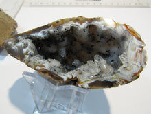 Laden Sie das Bild in den Galerie-Viewer, Achat Bergkristall edle große Chalcedon Mandel aufgeschnitten 350g, Brasilien