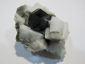 Turmalin schwarzer Schörl Kristalle auf Albit und Glimmer xx Star Nalar, Pakistan