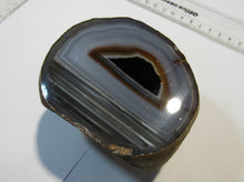 Laden Sie das Bild in den Galerie-Viewer, Achat halbe Geode Quarz Druse geschnitten poliert 660g feine Strukturen, Brasilien