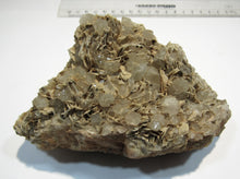 Laden Sie das Bild in den Galerie-Viewer, Bergkristall teilweise Doppelender mit Baryt auf Matrix Gasteinertal Salzburg, Österreich