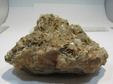 Laden Sie das Bild in den Galerie-Viewer, Bergkristall teilweise Doppelender mit Baryt auf Matrix Gasteinertal Salzburg, Österreich