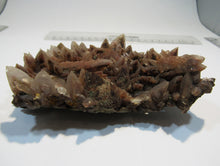 Laden Sie das Bild in den Galerie-Viewer, Calcit Skalenoeder Stufe 13cm Hämatit Färbung Kaulbach Rheinland, Deutschland