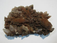 Laden Sie das Bild in den Galerie-Viewer, Calcit Skalenoeder Stufe 13cm Hämatit Färbung Kaulbach Rheinland, Deutschland