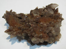 Laden Sie das Bild in den Galerie-Viewer, Calcit Skalenoeder Stufe 13cm Hämatit Färbung Kaulbach Rheinland, Deutschland