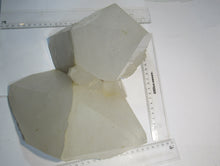 Laden Sie das Bild in den Galerie-Viewer, Bergkristall XL milchig 2 große Spitzen 26cm 8Kg Minas Gerais, Brasilien