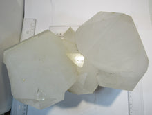 Laden Sie das Bild in den Galerie-Viewer, Bergkristall XL milchig 2 große Spitzen 26cm 8Kg Minas Gerais, Brasilien
