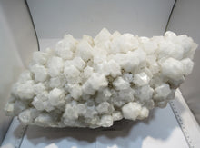 Laden Sie das Bild in den Galerie-Viewer, Bergkristall XL große Stufe Milchquarz 37cm 7200g Itremo Massiv, Madagaskar