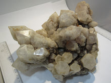 Laden Sie das Bild in den Galerie-Viewer, Bergkristall XL große Stufe Artischocken Rauchquarz 34cm 8,1Kg Antanarivo, Madagaskar