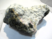 Laden Sie das Bild in den Galerie-Viewer, Zinkblende Sphalerit Pyrit Rhodochrosit Nadelquarz 1,6Kg 18cm Capnic, Rumänien