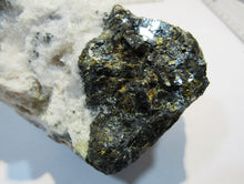 Laden Sie das Bild in den Galerie-Viewer, Zinkblende Sphalerit Pyrit Rhodochrosit Nadelquarz 1,6Kg 18cm Capnic, Rumänien