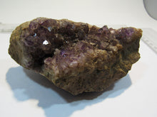 Laden Sie das Bild in den Galerie-Viewer, Amethyst Druse mit Achat Hämatit Goethit 12cm Schneekopf Thüringen, Deutschland