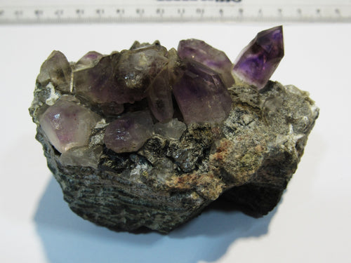 Amethyst dezent violette Kristallstufe 8cm Brandberg Davib Ost Erongo, Namibia