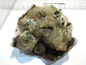 Calcit hexagonal xx Kanonenspat auf Eisenkiesel Druse 7cm Idar Oberstein, Deutschland