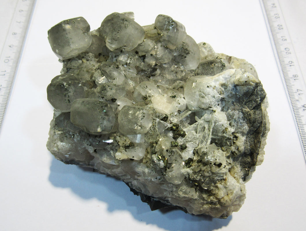 Calcit Kanonenspat Kristall Stufe mit Pyrit Kupferkies 12cm Holzen Sauerland, Deutschland