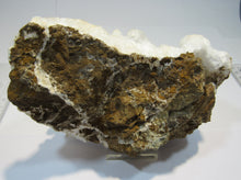 Laden Sie das Bild in den Galerie-Viewer, Aragonit schneeweiß Eisenblüte Stufe 14cm Erzberg Steiermark, Österreich