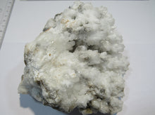 Laden Sie das Bild in den Galerie-Viewer, Aragonit top Kristallstufe sog. Eisenblüte 12x12cm Erzberg Steiermark, Österreich