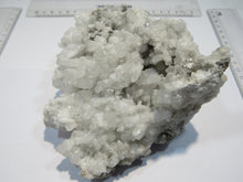 Laden Sie das Bild in den Galerie-Viewer, Aragonit top Kristallstufe sog. Eisenblüte 12x12cm Erzberg Steiermark, Österreich