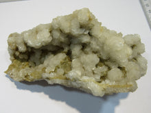 Laden Sie das Bild in den Galerie-Viewer, Calcit Papierspat Blätterspat feine Stufe 12cm Stbr. Terpetzen Kärnten, Österreich