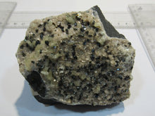 Laden Sie das Bild in den Galerie-Viewer, Kupferkies Chalkopyrit Dolomit Calcit Stufe 9cm Holzen Sauerland, Deutschland