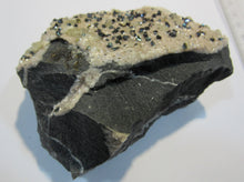 Laden Sie das Bild in den Galerie-Viewer, Kupferkies Chalkopyrit Dolomit Calcit Stufe 9cm Holzen Sauerland, Deutschland