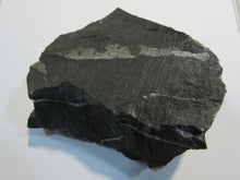 Laden Sie das Bild in den Galerie-Viewer, Kupferkies Chalkopyrit Dolomit Calcit Stufe 9cm Holzen Sauerland, Deutschland