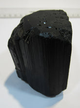 Laden Sie das Bild in den Galerie-Viewer, Turmalin schwarzer Schörl Kristall Spitze 6,5cm Minas Geraus, Brasilien
