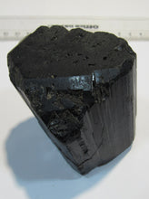 Laden Sie das Bild in den Galerie-Viewer, Turmalin schwarzer Schörl Kristall Spitze 6,5cm Minas Geraus, Brasilien