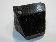 Laden Sie das Bild in den Galerie-Viewer, Turmalin schwarzer Schörl Kristall Spitze 6cm Alto Ligonha Zambesia, Mosambik