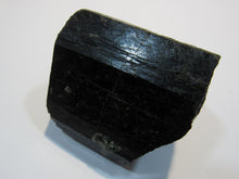Laden Sie das Bild in den Galerie-Viewer, Turmalin schwarzer Schörl Kristall Spitze 6cm Alto Ligonha Zambesia, Mosambik