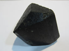 Laden Sie das Bild in den Galerie-Viewer, Turmalin schwarzer Schörl Kristall Spitze 6cm Alto Ligonha Zambesia, Mosambik