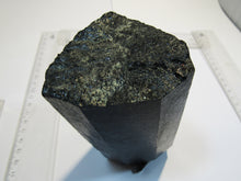 Laden Sie das Bild in den Galerie-Viewer, Turmalin schwarzer Schörl XL Kristall Spitze 1,2Kg Alto Ligonha Zambesia, Mosambik
