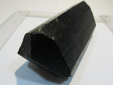 Laden Sie das Bild in den Galerie-Viewer, Turmalin schwarzer Schörl XL Kristall Spitze 1,2Kg Alto Ligonha Zambesia, Mosambik