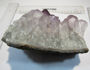 Amethyst dezent violett Hämatit Sprenkel Bergkristall Stufe 16cm Minas Gerais, Brasilien