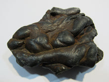 Laden Sie das Bild in den Galerie-Viewer, Limonit Goethit Konkretion 7cm Bernbach Freigericht Hessen, Deutschland