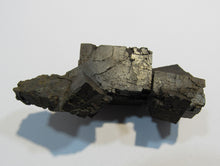 Laden Sie das Bild in den Galerie-Viewer, Hämatit Goethit nach Pyrit 7cm Kristall Schwimmer Carratraca Malaga, Spanien